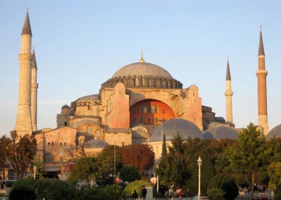 Basílica de Santa Sofia, Constantinopla, 532-537.
